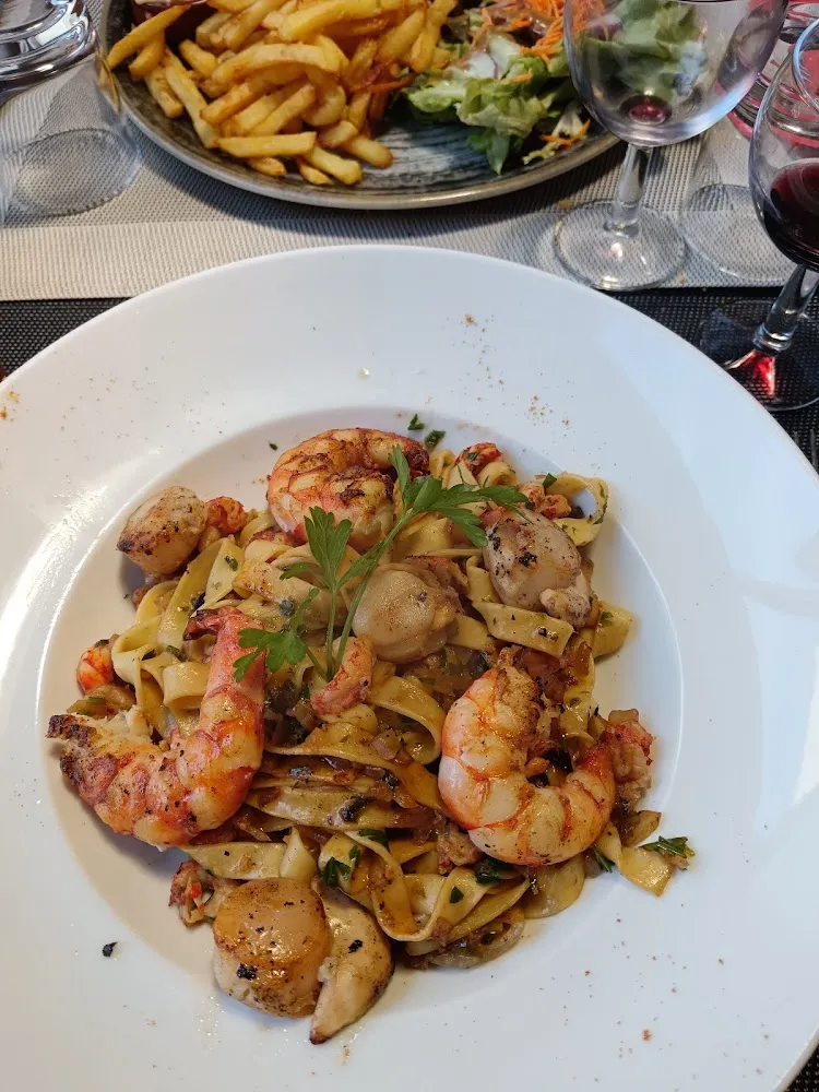 Tagliatelles Gambas Et St Jacques Flambées